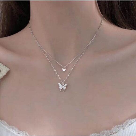 Elegant Multi-Layer Diamond Pendant‎ Butterfly Necklace - Picture 5 of 6